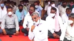 ರೇಷ್ಮೆ ಬೆಳೆಗಾರರ ಪ್ರತಿಭಟನೆಗೆ ತಲೆ ಬಾಗಿದ ಸರ್ಕಾರ, ಪ್ರೋತ್ಸಾಹ ಧನ ನೀಡಲು ಸಮ್ಮತಿ