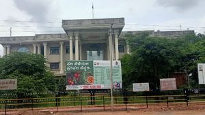 ಕೊರೊನಾ ವೈರಸ್ ಭೀತಿಗೆ ರಾಮನಗರ ಮಿನಿ ವಿಧಾನ ಸೌಧ ಸೀಲ್ ಡೌನ್