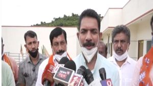 15 ಕಾಂಗ್ರೆಸ್ ಶಾಸಕರು ನನ್ನ ಸಂಪರ್ಕದಲ್ಲಿದ್ದಾರೆ: ನಳೀನ್ ಕುಮಾರ್ ಕಟೀಲ್ 