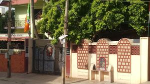 ಸಚಿವ ಆನಂದ ಸಿಂಗ್ ಕಾರು ಚಾಲಕನಿಗೆ ಕೊರೊನಾ ಸೋಂಕು