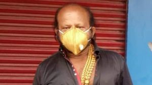 3.5 ಲಕ್ಷ ವೆಚ್ಚದ ಚಿನ್ನದ ಮಾಸ್ಕ್ ಮಾಡಿಸಿಕೊಂಡ ಮತ್ತೊಬ್ಬ ಉದ್ಯಮಿ 