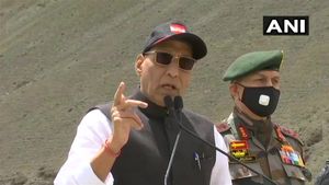 'ನಮ್ಮಿಂದ ಒಂದಿಂಚು ಭೂಮಿಯನ್ನು ಯಾರೂ ಕಸಿದುಕೊಳ್ಳಲು ಸಾಧ್ಯವಿಲ್ಲ'- ರಾಜನಾಥ್ ಸಿಂಗ್