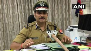 ಪೊಲೀಸರ ಹತ್ಯೆ; ವಿಕಾಸ್ ದುಬೆ ಬಂಧಿಸಲು 25 ತಂಡ ರಚನೆ 