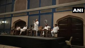 ಇಡೀ ದೇಶ ನಮ್ಮನ್ನು ನೋಡುತ್ತಿದೆ : ಅಶೋಕ್ ಗೆಹ್ಲೋಟ್ 