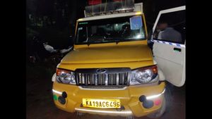 ಲಾಕ್‌ಡೌನ್: ಪಡೆದಿದ್ದು ತುರ್ತು ಸೇವೆ ಪಾಸ್, ಆದರೆ ಮಾಡಿದ್ದೇನು ಗೊತ್ತಾ? 