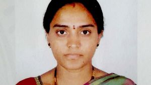  ಚಿಕ್ಕಬಳ್ಳಾಪುರ: ದ್ವಿತೀಯ ಪಿಯುಸಿ ಪರೀಕ್ಷೆಯಲ್ಲಿ ಪಾಸಾದ ಹಾಲಿ ಜಿ.ಪಂ ಸದಸ್ಯೆ