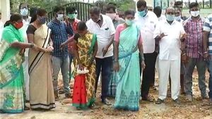  ದಾವಣಗೆರೆಯಲ್ಲಿ ರಾತೋರಾತ್ರಿ ಕೊರೊನಾ ಸೋಂಕಿತರ ಅಂತ್ಯಕ್ರಿಯೆ ವಿರೋಧಿಸಿ ಪ್ರತಿಭಟನೆ