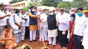 ದಾವಣಗೆರೆಯಲ್ಲಿ ತಾಯಿ ಮತ್ತು ಮಕ್ಕಳ ಆಸ್ಪತ್ರೆ ಕಟ್ಟಡಕ್ಕೆ ಆರೋಗ್ಯ ಸಚಿವರಿಂದ ಶಂಕುಸ್ಥಾಪನೆ
