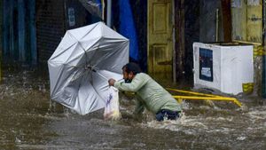 ಮುಂಬೈನಲ್ಲಿ ಭಾರಿ ಮಳೆ ಹಿನ್ನೆಲೆ Yellow Alert ಘೋಷಣೆ 