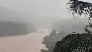 ಚಿಕ್ಕಮಗಳೂರಲ್ಲಿ ವರುಣನ ಅಬ್ಬರ ಜೋರು: ತುಂಬಿ ಹರಿದ ಹೆಬ್ಬಾಳೆ ಸೇತುವೆ