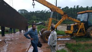 ಜನರಿಂದ ತರಾಟೆ; ಹತ್ತನೇ ದಿನಕ್ಕೆ ಸಿದ್ಧವಾಗುತ್ತಿದೆ ಸೇತುವೆ