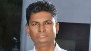 ಕಾಂಗ್ರೆಸ್ ಪಕ್ಷಕ್ಕೆ ಗಾಂಧಿ ಕುಟುಂಬ ಅನಿವಾರ್ಯ: ಸತೀಶ್ ಜಾರಕಿಹೊಳಿ