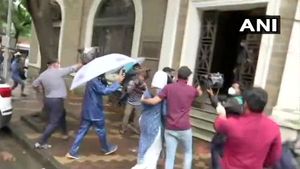 ಸುಶಾಂತ್ ಕೇಸ್: ಜಾರಿ ನಿರ್ದೇಶನಾಲಯ ವಿಚಾರಣೆಗೆ ರಿಯಾ ಹಾಜರ್