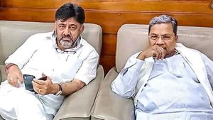 ಸಿದ್ದರಾಮಯ್ಯ, ಡಿ.ಕೆ.ಶಿವಕುಮಾರ್ ಮನೆಗೂ ಪುಂಡರು ಬೆಂಕಿ ಹಚ್ಚುತ್ತಾರೆ 