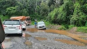 ಇದೆಂಥ ರಸ್ತೆ; ವೈರಲ್ ಆದ ಮಿಥುನ್ ರೈ #ROADChallenge ಪೋಸ್ಟ್ 