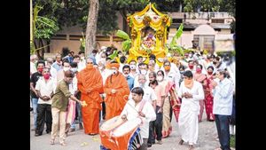 ದಾವಣಗೆರೆ: 64ನೇ ವರ್ಷದ ಜಯದೇವ ರಥೋತ್ಸವಕ್ಕೆ ಚಾಲನೆ ನೀಡಿದ ಮುರುಘಾ ಶರಣರು