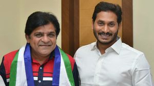  ಸಚಿವ ಸ್ಥಾನದ ಮೇಲೆ ಕಣ್ಣು, ಸಿಎಂ ಭೇಟಿಯಾದ ಕಾಮಿಡಿಯನ್