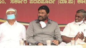  ವಿಜಯನಗರ ಪ್ರತ್ಯೇಕ ಜಿಲ್ಲೆ ವಿಚಾರ: ಹೊಸ ಸುಳಿವು ನೀಡಿದ ಆನಂದ್ ಸಿಂಗ್