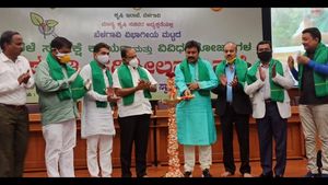  ವಾರದೊಳಗೆ ಬೆಳೆ ಸಮೀಕ್ಷೆ ಕಾರ್ಯ ಮುಗಿಸುವಂತೆ ಕೃಷಿ ಸಚಿವರ ಸೂಚನೆ