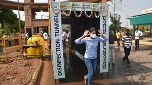ಸೋಂಕು ನಿವಾರಕ ಸುರಂಗ ನಿಷೇಧ ಏಕಿಲ್ಲ?: ಕೇಂದ್ರಕ್ಕೆ ಸುಪ್ರೀಂಕೋರ್ಟ್ ಪ್ರಶ್ನೆ