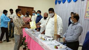 ಹಾಸನ: ಆನೆ ಹಾವಳಿಯಿಂದ ಬೆಳೆಹಾನಿ, ಶೀಘ್ರವೇ ಪರಿಹಾರ 
