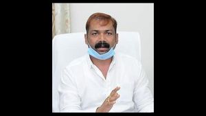 ದಿನೇಶ್‌ ಶೆಟ್ಟಿಯ ಭ್ರಷ್ಟಾಚಾರ ಶೀಘ್ರದಲ್ಲಿ ಬಹಿರಂಗಪಡಿಸುತ್ತೇನೆ: ದಾವಣಗೆರೆ ಮೇಯರ್ 