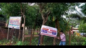 ಕಾರವಾರ; ವಿದ್ಯಾರ್ಥಿಗಳ ಮನವೊಲಿಸಲು ಊರೂರು ಸುತ್ತುತ್ತಿರುವ ಉಪನ್ಯಾಸಕರು