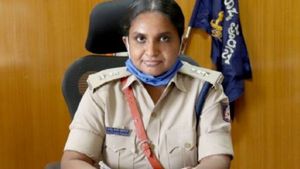 ರಣಹದ್ದುಗಳಿಗೆ ಚಿಕಿತ್ಸೆ ಕೊಡಿಸಿ ಮಾನವೀಯತೆ ಮೆರೆದ ಮಹಿಳಾ ಎಸ್‌ಪಿ