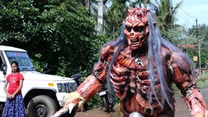 ಉಡುಪಿಯ ವಿಟ್ಲಪಿಂಡಿಗೆ ಮೆರುಗು ನೀಡಿದ ಯುವಕರ ವಿಶಿಷ್ಟ ವೇಷಗಳು