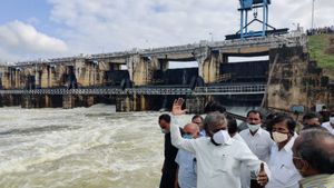 ಪ್ರವಾಹ ಪೀಡಿತ ಪ್ರದೇಶಗಳಿಗೆ ಭೇಟಿ ನೀಡಲು ಮುಖ್ಯಮಂತ್ರಿ ಯಡಿಯೂರಪ್ಪಗೆ ಒತ್ತಾಯ!
