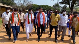 ಬಿ.ವೈ. ವಿಜಯೇಂದ್ರ ಮೇಲೆ ದಿನೇಶ್ ಗುಂಡೂರಾವ್ ಗಂಭೀರ ಆರೋಪ!