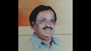 ನಿವೃತ್ತ ಕೃಷಿ ಅಧಿಕಾರಿ ಡಾ.ವಿ.ಮುನಿವೆಂಕಟಪ್ಪರಿಗೆ ಕರ್ನಾಟಕ ರಾಜ್ಯೋತ್ಸವ ಪ್ರಶಸ್ತಿ