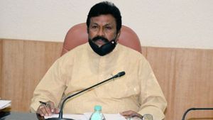 ಹಾವೇರಿ: ಚುನಾವಣೆಯಲ್ಲಿ ಎದುರಾಳಿಯನ್ನು ದುರ್ಬಲ ಎಂದು ತಿಳಿಯಬಾರದು