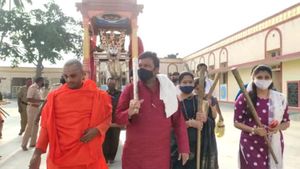  ಮಹದೇಶ್ವರ ಬೆಟ್ಟದಲ್ಲಿ ಬಿ.ಸಿ.ಪಾಟೀಲ್ ಅಮಾವಾಸ್ಯೆ ಪೂಜೆ; ಜನರ ಆಕ್ಷೇಪ