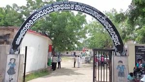 ವಿದ್ಯಾರ್ಥಿಗಳಿಗೆ ಕೊರೊನಾ: ಸರ್ಕಾರಕ್ಕೆ ವರದಿ ಸಲ್ಲಿಸಿದ ಡಿಡಿಪಿಐ!