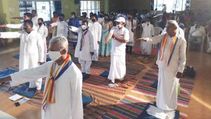 ಉಡುಪಿಯಲ್ಲಿ 50ಕ್ಕೂ ಹೆಚ್ಚು ದಲಿತರಿಂದ ಬೌದ್ಧ ಧರ್ಮ ಸ್ವೀಕಾರ
