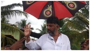 ಶಿರಾ ಚುನಾವಣೆಯಲ್ಲೂ ‘ನಮ್ಮ ಆರ್‌ಸಿಬಿ’ ಟೀಂ ಹವಾ..!