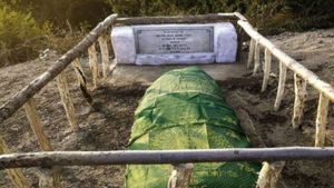 ಪಾಕ್ ಸೈನಿಕನ  ಸಮಾಧಿ ಮರು ಸ್ಥಾಪಿಸಿದ ಭಾರತೀಯ ಯೋಧರು 