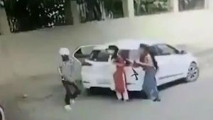 ಕಾಲೇಜು ಮುಂದೆ ವಿದ್ಯಾರ್ಥಿನಿ ಹತ್ಯೆ ಪ್ರಕರಣ: ಇಬ್ಬರ ಬಂಧನ 