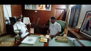 ಡಿಕೆಶಿ ನೀಡಿದ ಆಫರ್, ಕೆ.ಎಚ್.ಮುನಿಯಪ್ಪ ರಾಜಕೀಯ ಭವಿಷ್ಯಕ್ಕೆ ದೊಡ್ಡ ಬ್ರೇಕ್? 