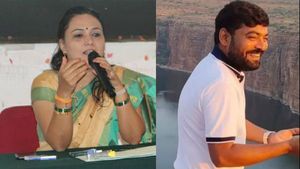 ಬಳ್ಳಾರಿ ಮಹಾನಗರ ಪಾಲಿಕೆ ಆಯುಕ್ತೆಯ ಆಪ್ತ ಸಹಾಯಕ ಎಸಿಬಿ ಬಲೆಗೆ