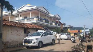 ಕನಕಪುರದ ಡಿಕೆಶಿ ನಿವಾಸದ ಮೇಲೆ 7 ಸಿಬಿಐ ಅಧಿಕಾರಿಗಳ ದಾಳಿ