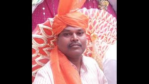 ಪ್ರವಾಹಕ್ಕೆ ಒಬ್ಬ ಅಧಿಕಾರಿ, ಇಬ್ಬರು ಸಿಬ್ಬಂದಿ ತಲೆದಂಡ!
