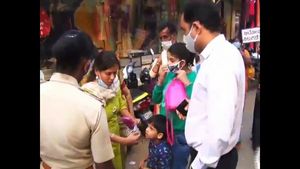  ಹಬ್ಬದ ಖರೀದಿ ಭರಾಟೆಯಲ್ಲಿ ನಿಯಮ ಮರೆತವರಿಗೆ ಬಿತ್ತು ದಂಡ
