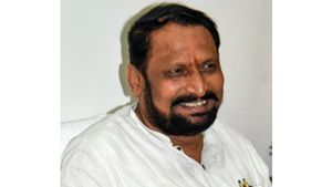 ಸೂರ್ಯ-ಚಂದ್ರ ಇರುವ ತನಕ ಬೆಳಗಾವಿ ಕರ್ನಾಟಕದ್ದೇ: ಡಿಸಿಎಂ ಸವದಿ