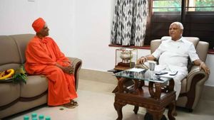 ವೀರಶೈವ-ಲಿಂಗಾಯತ ಅಭಿವೃದ್ಧಿ ನಿಗಮ ಸ್ಥಾಪನೆ ಅಚ್ಚರಿ ತಂದಿದೆ 