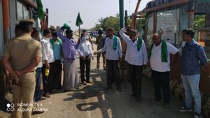 ದಾವಣಗೆರೆ: ಟೋಲ್ ಗೇಟ್ ಬಳಿ ರೈತರ ಚಳುವಳಿ