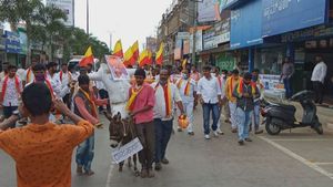 ಬಸನಗೌಡ ಯತ್ನಾಳ್ ಹೇಳಿಕೆ ವಿರೋಧಿಸಿ ದಾವಣಗೆರೆಯಲ್ಲಿ ಪ್ರತಿಭಟನೆ