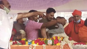 ಸಖರಾಯಪಟ್ಟಣಕ್ಕೆ ಧರ್ಮೇಗೌಡ ಪಾರ್ಥಿವ ಶರೀರ ಆಗಮನ: ಅಂತಿಮ ದರ್ಶನ ಪಡೆದ ಸಿಎಂ