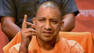 ಯೋಗಿ ಸರ್ಕಾರದ ವಿರುದ್ಧ ಮಾಜಿ ಐಎಎಸ್ ಅಧಿಕಾರಿಗಳ ಕಿಡಿ